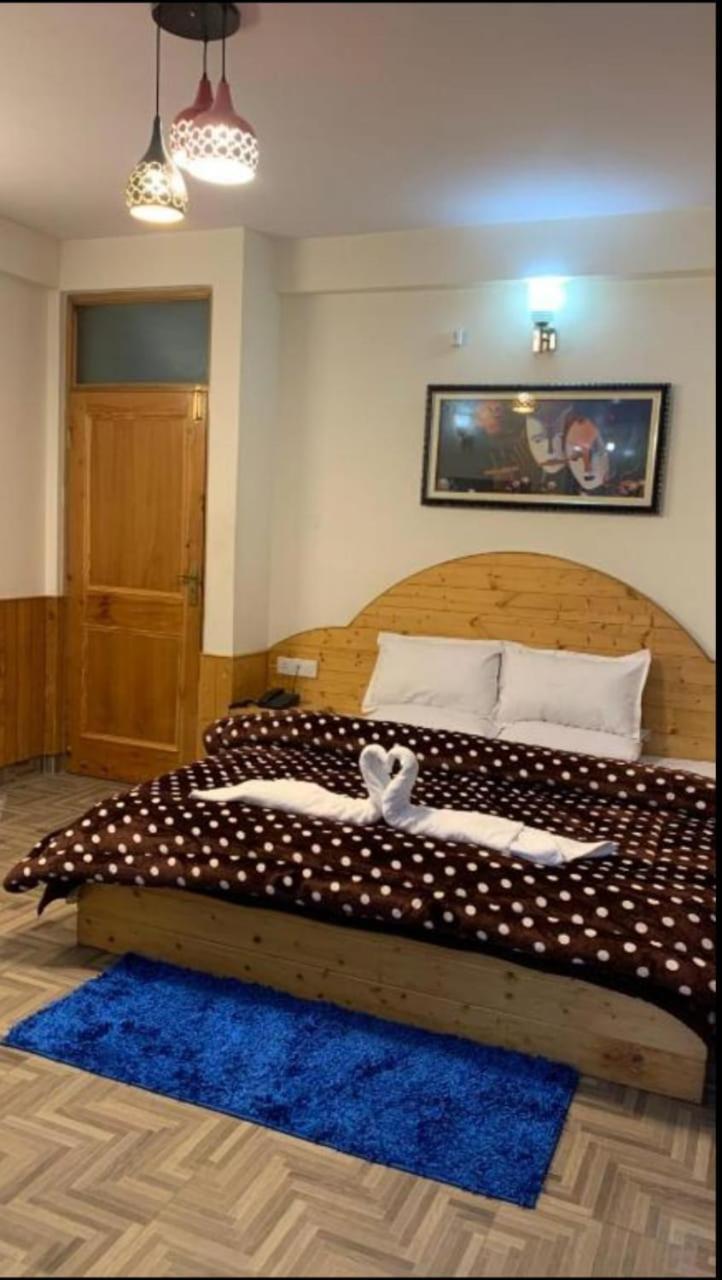 Hotel Hadimba Regency ! Free 4 Wheeler Parking ! Mountain View Rooms ! Near Mall Road Manali Exteriér fotografie